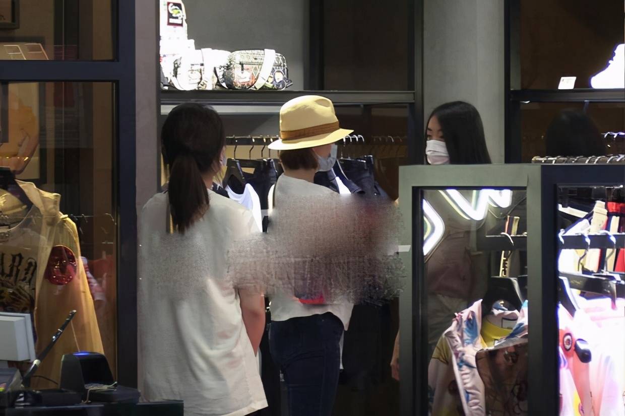 2024新奥门正牌资料大全_19岁女孩3点起床赶集帮妈妈卖烤牌,深入数据执行应用_云端版34.26.12