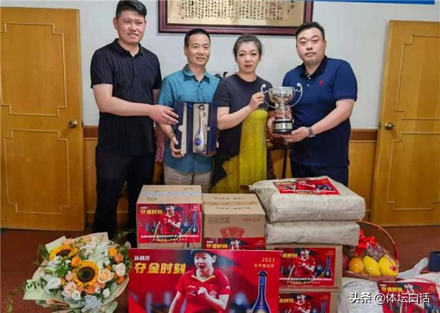 王楚钦归国，网友呼吁其好好休息