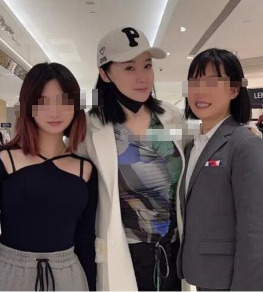 闺蜜相伴走向自信彼岸，最新高级文案分享