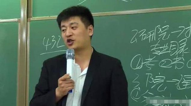 张雪峰最新视频深度解析与影响力探讨