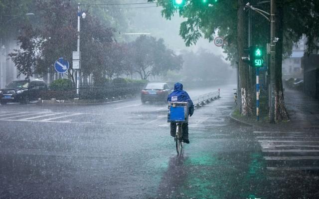 浙江大暴雨预警，时代的警钟与社会关切的重压